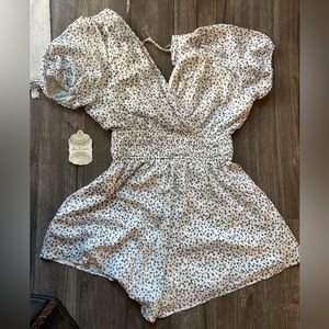 Altar’d State Floral Romper Size M